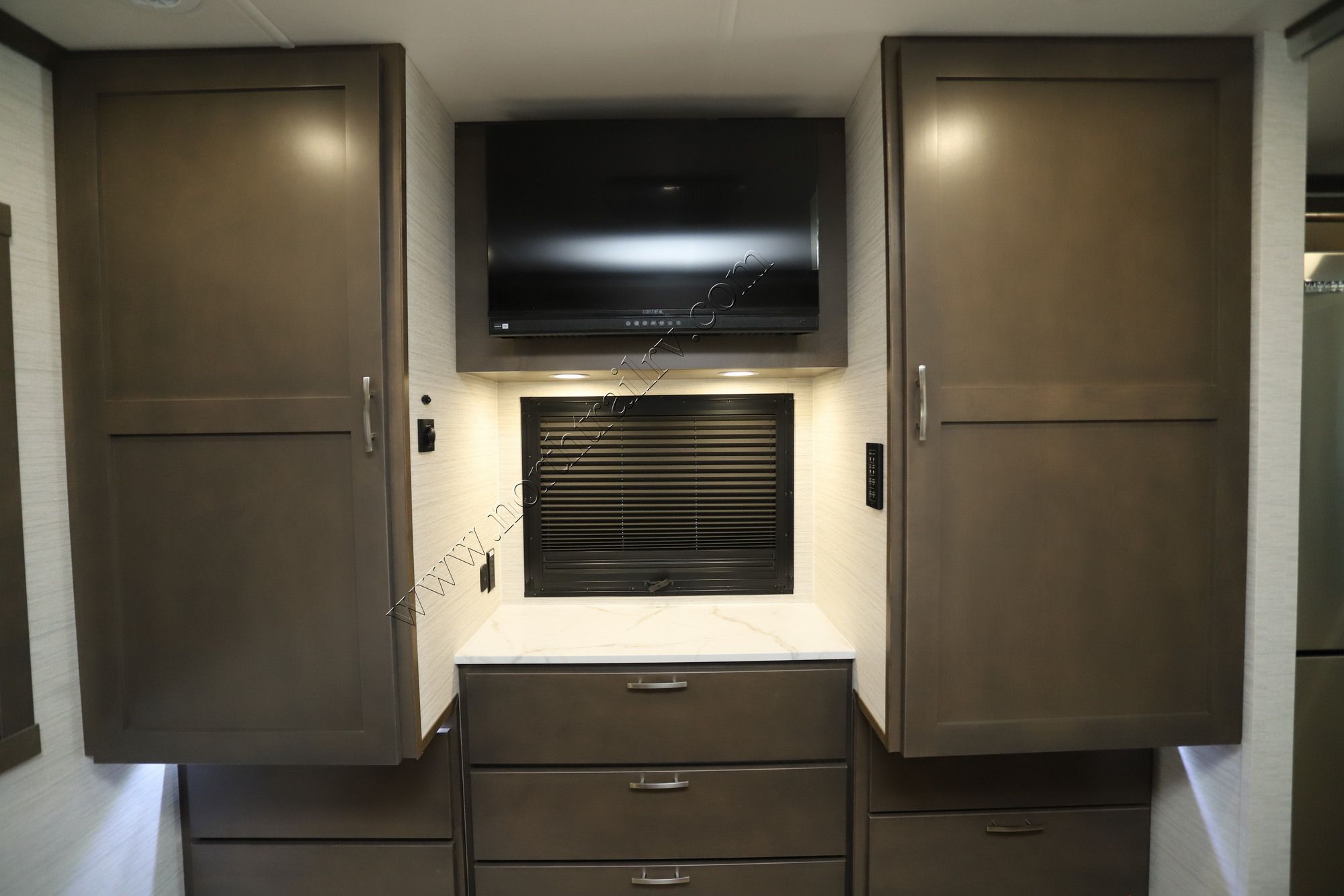 New 2027 Dynamax Europa 32KDFR Super C  For Sale