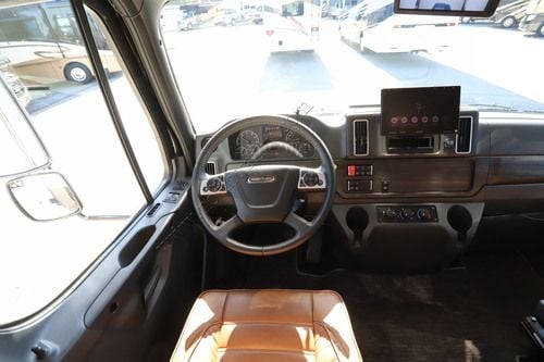 2027 Dynamax Europa 32KDFR