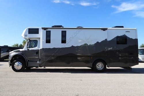 2027 Dynamax Europa 32KDFR