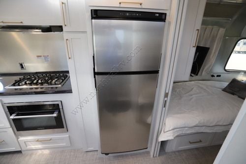 2023 Airstream Classic 33FB TWIN Travel Trailer