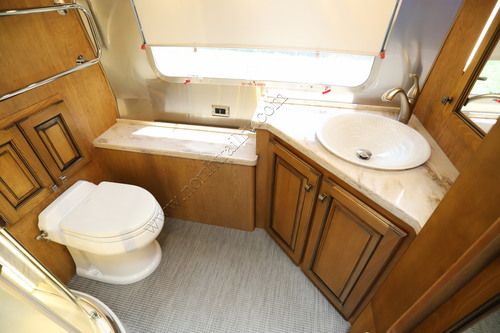 2018 Airstream Classic 33FB Travel Trailer
