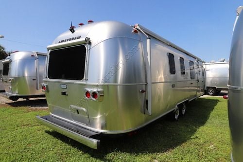 2023 Airstream Classic 33FB TWIN Travel Trailer