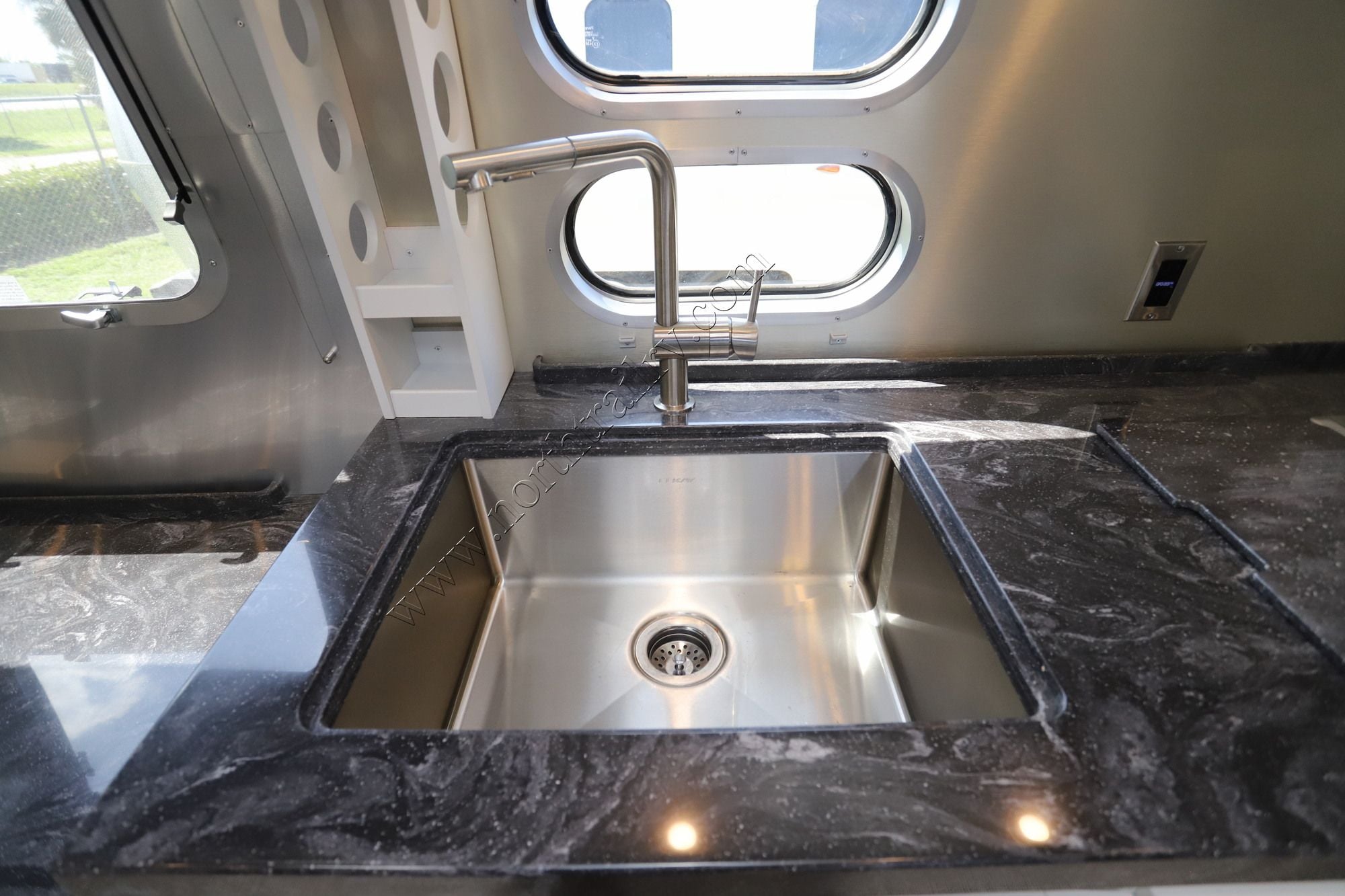 Used 2023 Airstream Classic 33FB TWIN Travel Trailer  For Sale