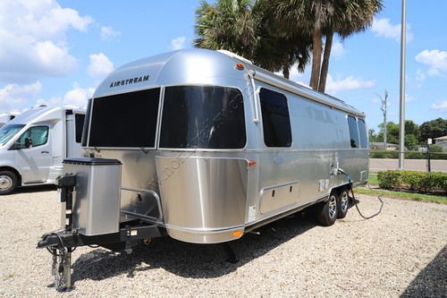 2025 Airstream Globetrotter 27FB
