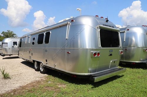 2023 Airstream Classic 33FB TWIN Travel Trailer
