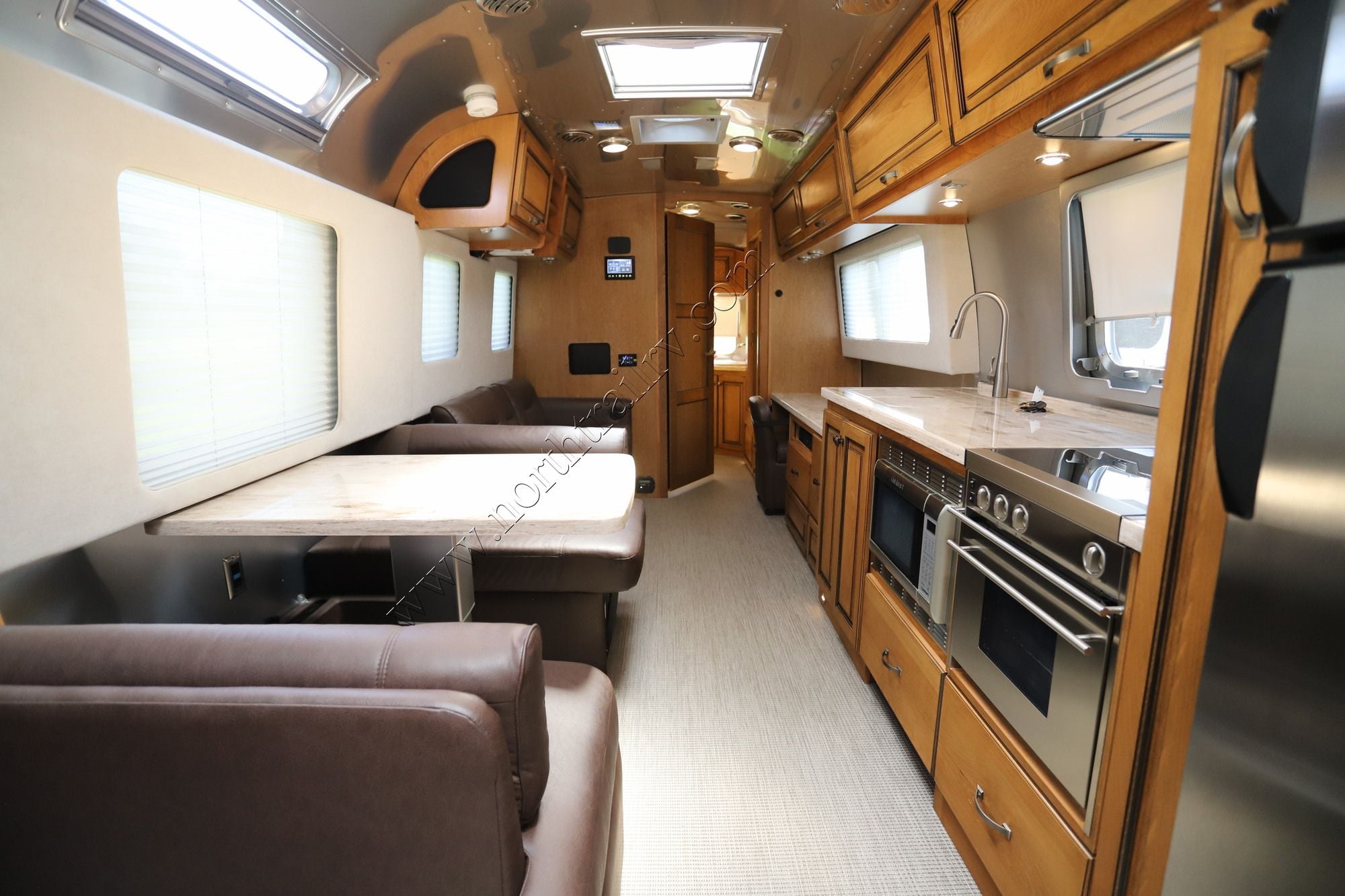 Used 2018 Airstream Classic 33FB Travel Trailer  For Sale