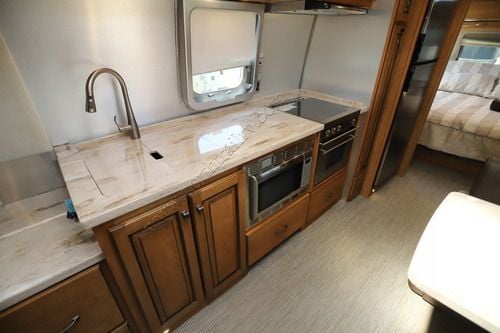 2018 Airstream Classic 33FB Travel Trailer