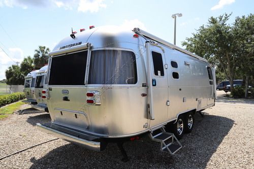 2025 Airstream Globetrotter 27FB