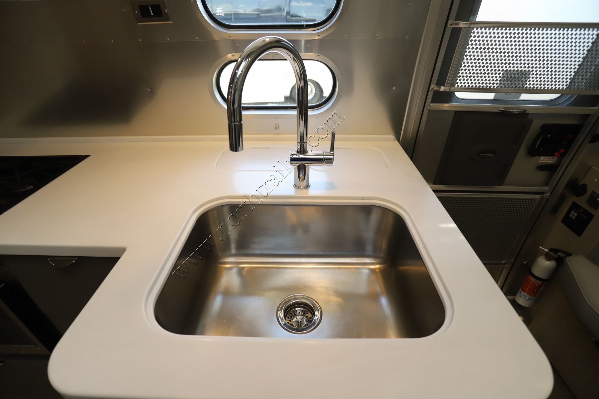 2025 Airstream Globetrotter 27FB Travel Trailer Used  For Sale