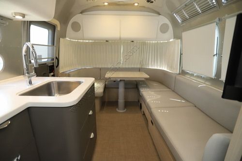 2025 Airstream Globetrotter 27FB