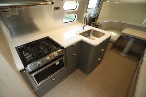 2025 Airstream Globetrotter 27FB