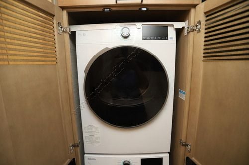 2027 Dynamax Europa 37CA