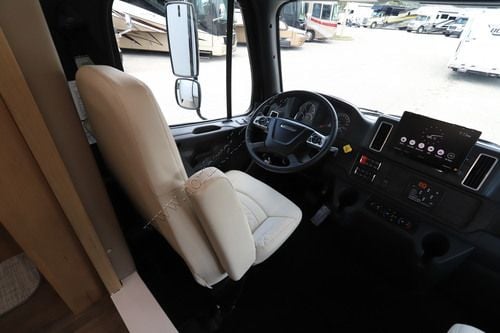 2027 Dynamax Europa 37CA