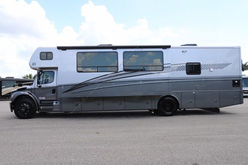 2027 Dynamax Europa 37CA