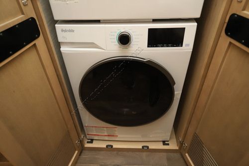 2027 Dynamax Europa 37CA