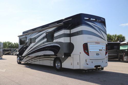 2022 Newmar Super Star 4061