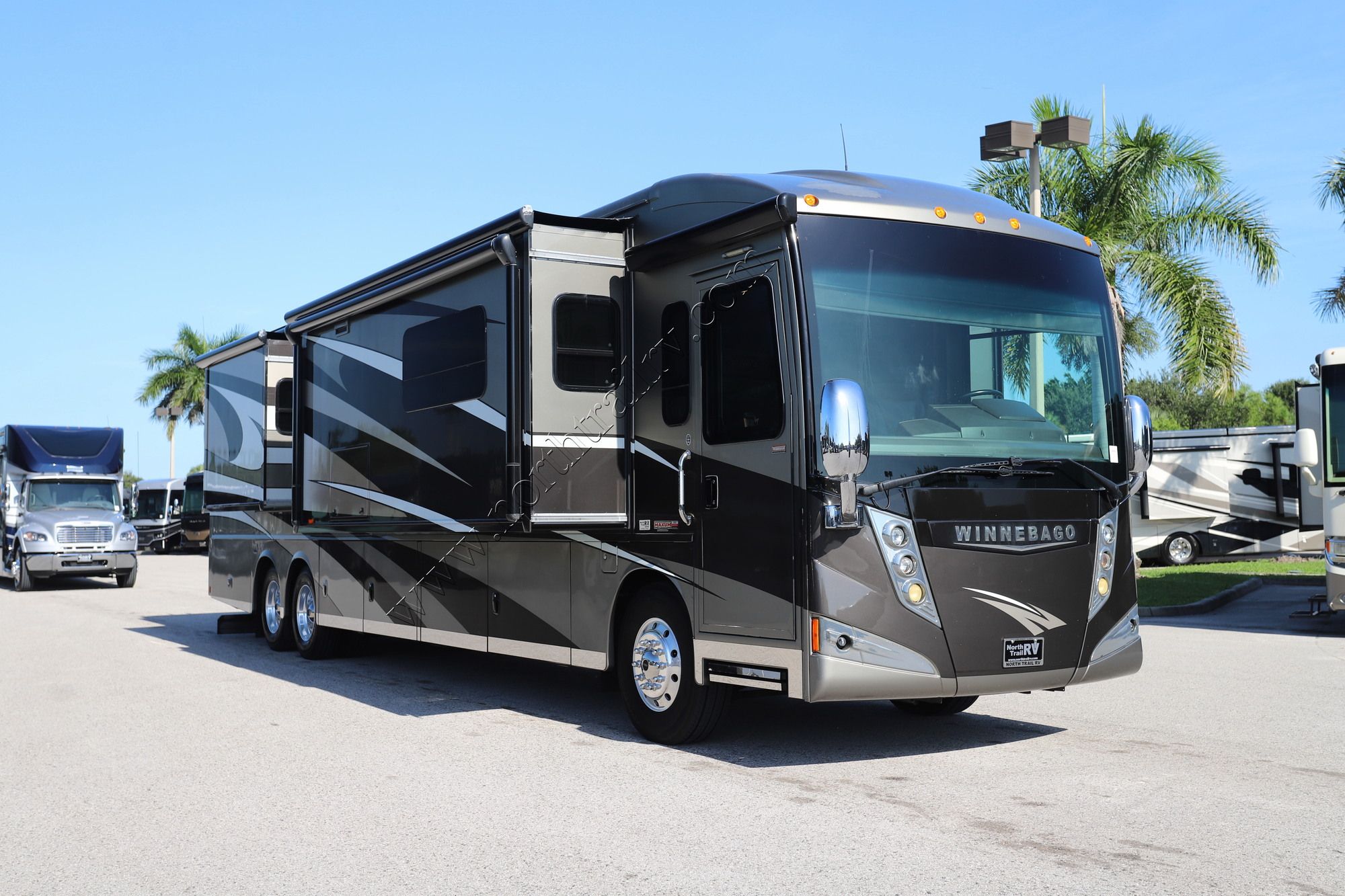 Used 2014 Winnebago Tour 42QD Class A  For Sale