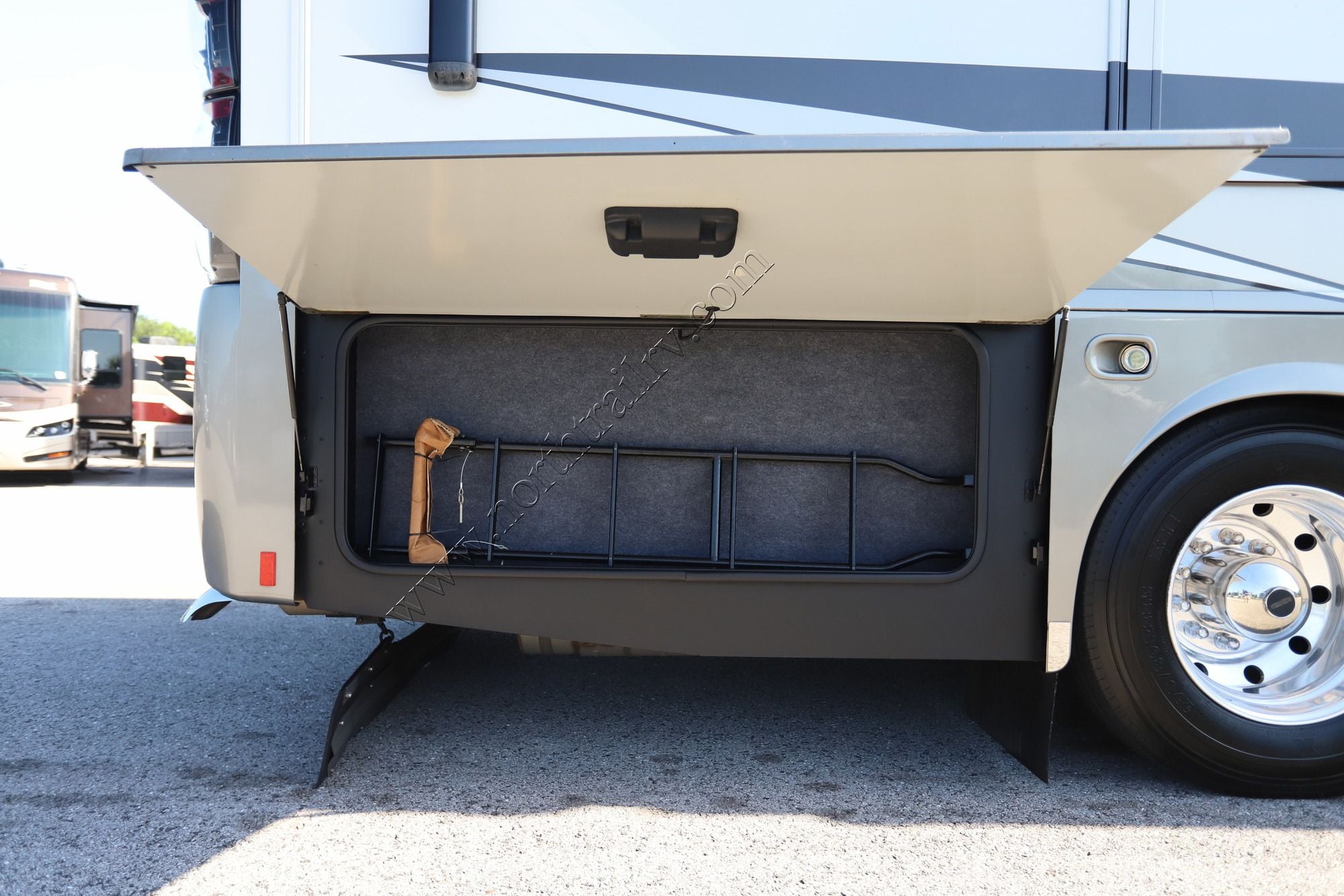 Used 2014 Winnebago Tour 42QD Class A  For Sale