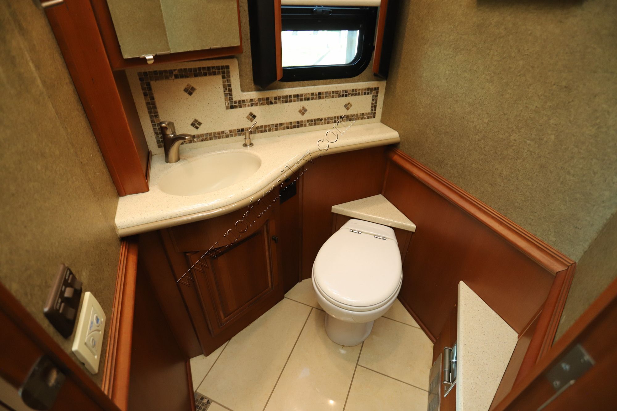 Used 2014 Winnebago Tour 42QD Class A  For Sale