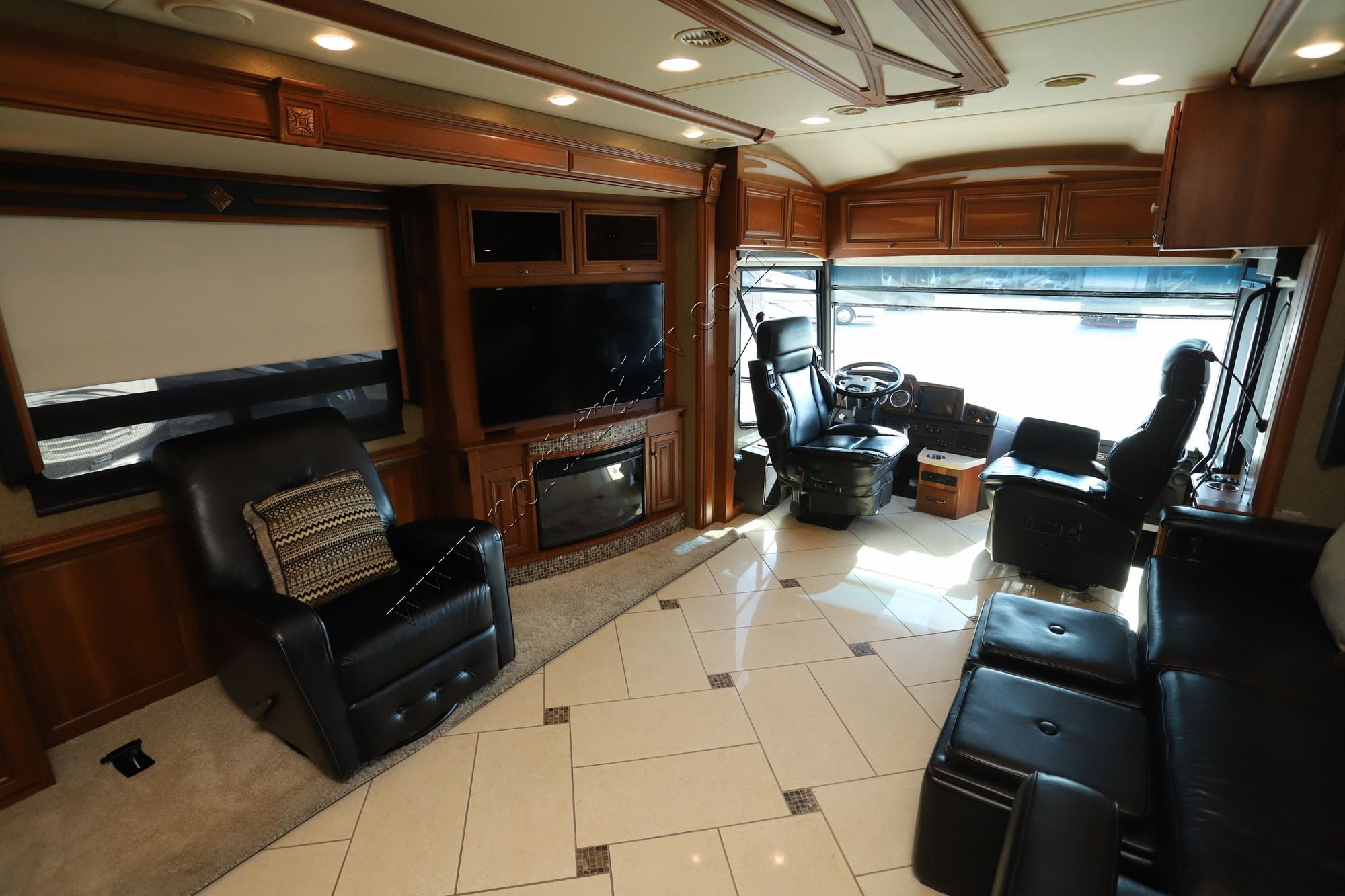 Used 2014 Winnebago Tour 42QD Class A  For Sale