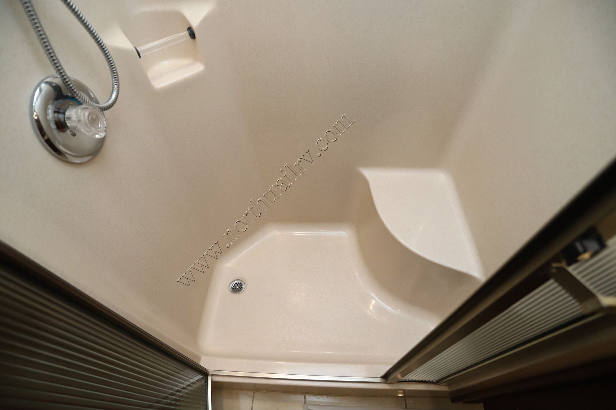Used 2014 Winnebago Tour 42QD Class A  For Sale