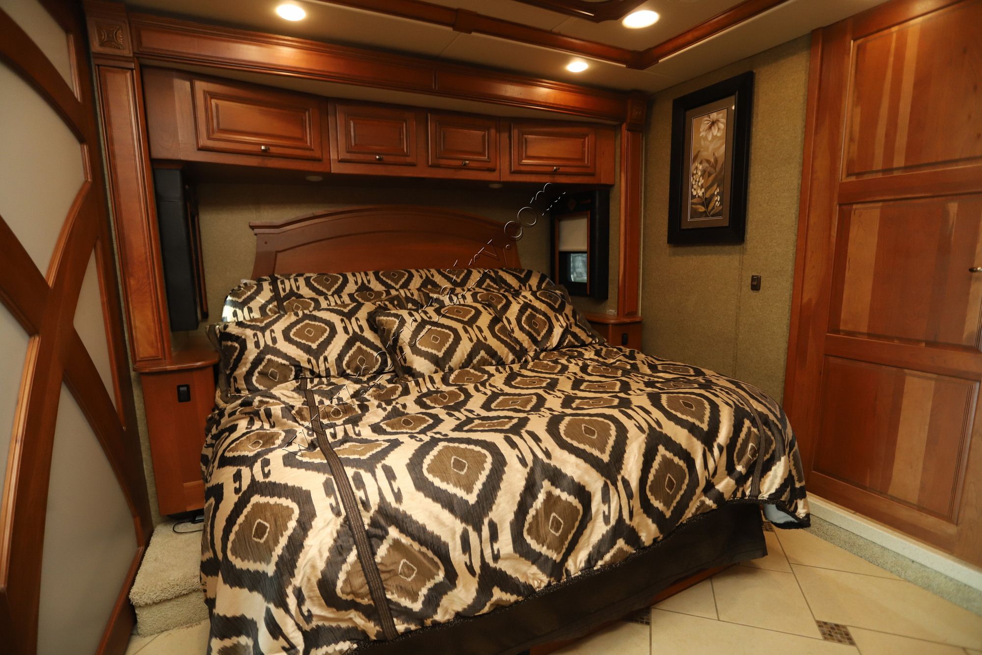 Used 2014 Winnebago Tour 42QD Class A  For Sale