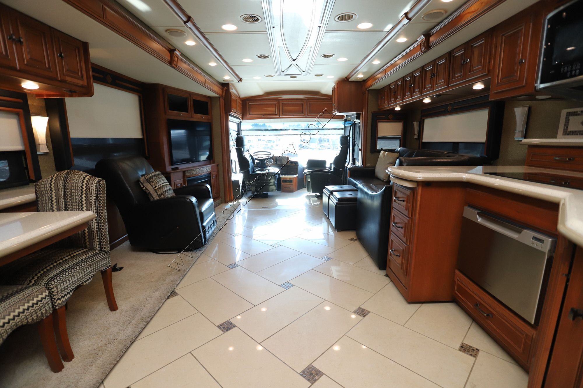 Used 2014 Winnebago Tour 42QD Class A  For Sale