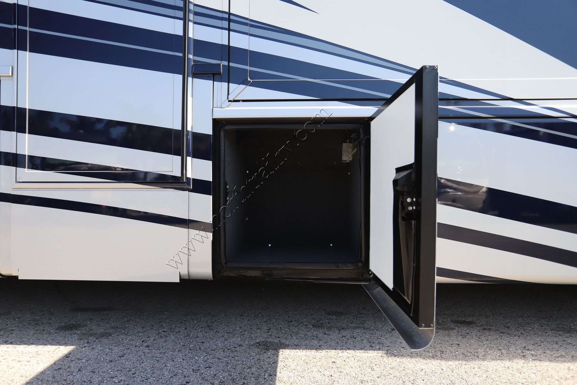 Used 2022 Newmar Super Star 4061 Super C  For Sale