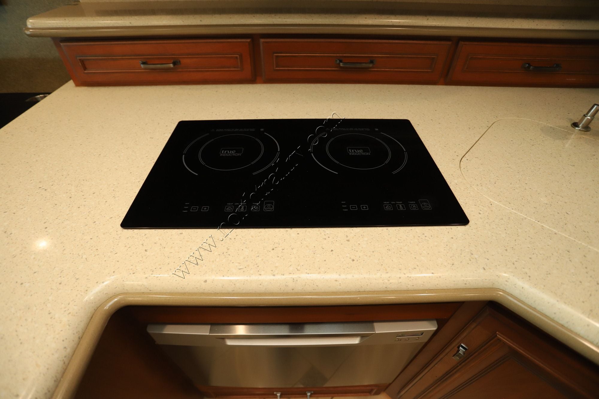 Used 2014 Winnebago Tour 42QD Class A  For Sale
