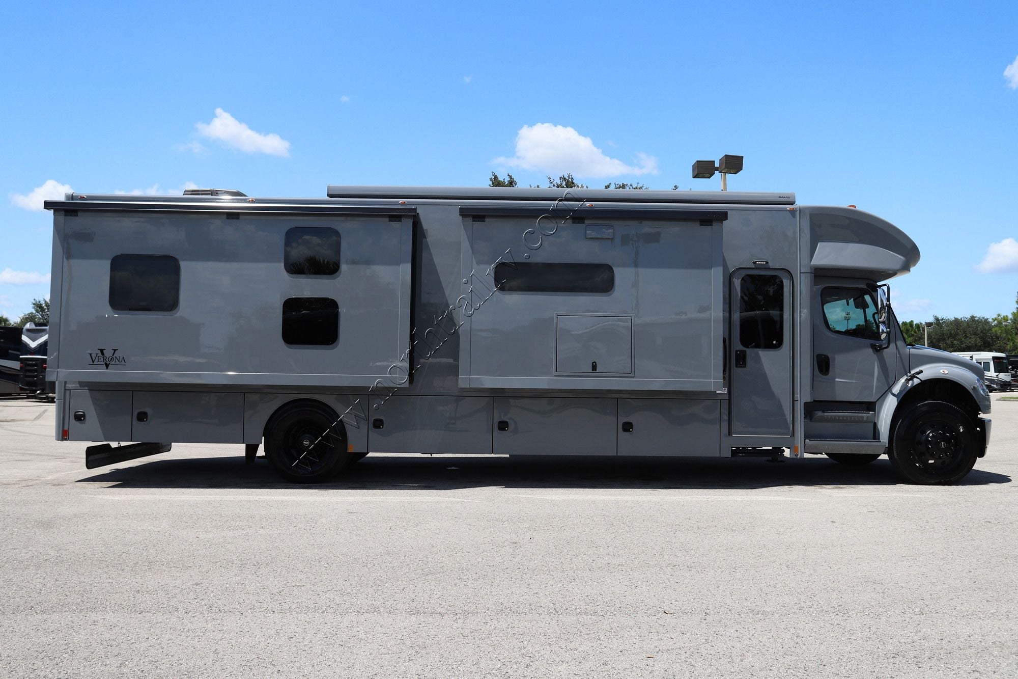 New 2027 Renegade Rv Verona 40VTB Super C  For Sale