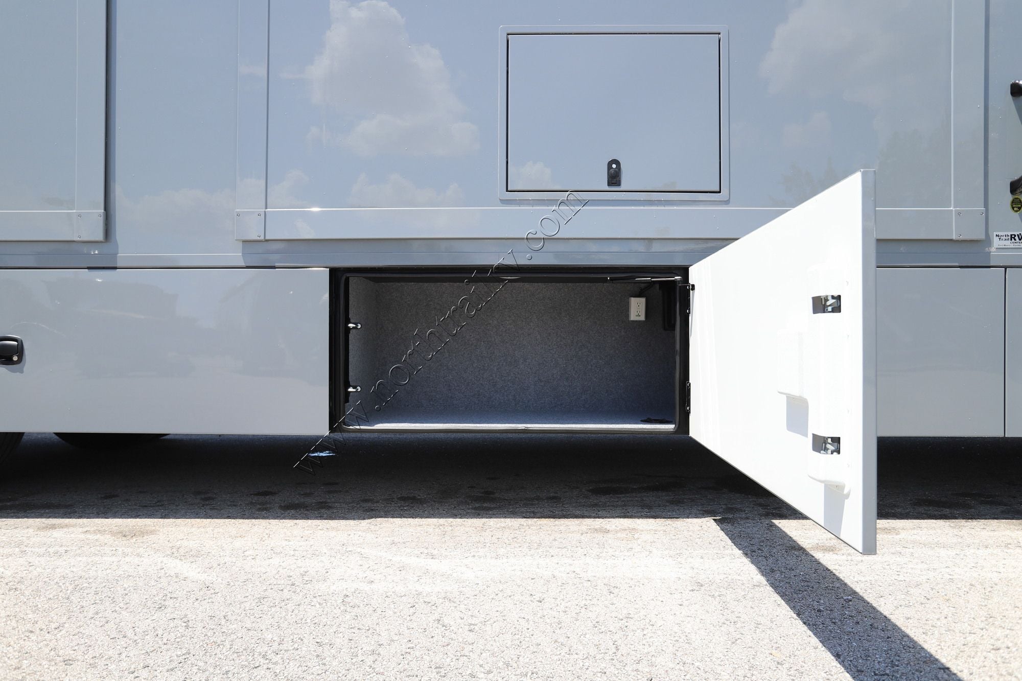 New 2027 Renegade Rv Verona 40VTB Super C  For Sale