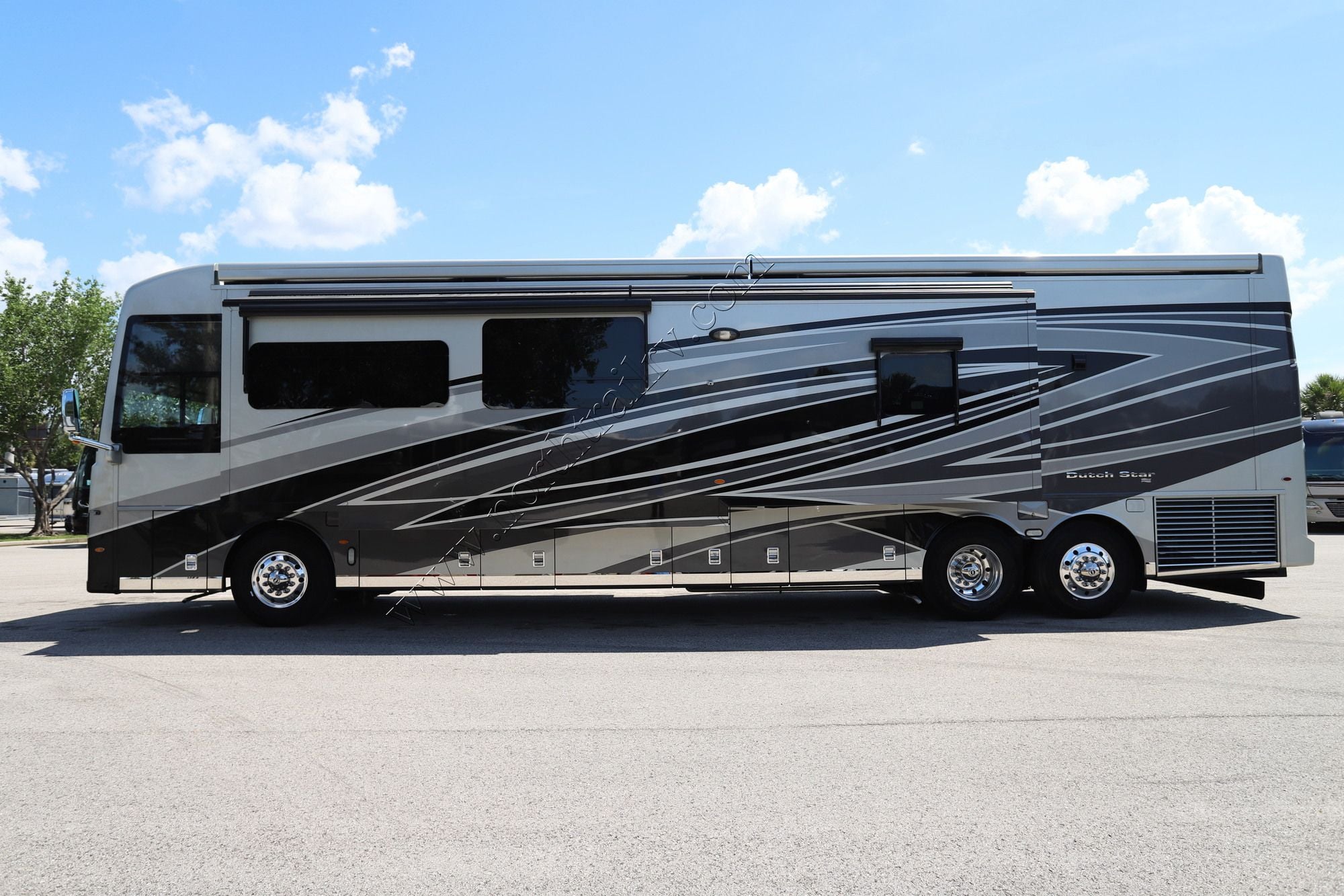 Used 2023 Newmar Dutch Star 4369 Class A  For Sale