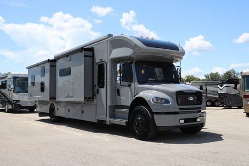 2027 Renegade Rv Verona 40VTB