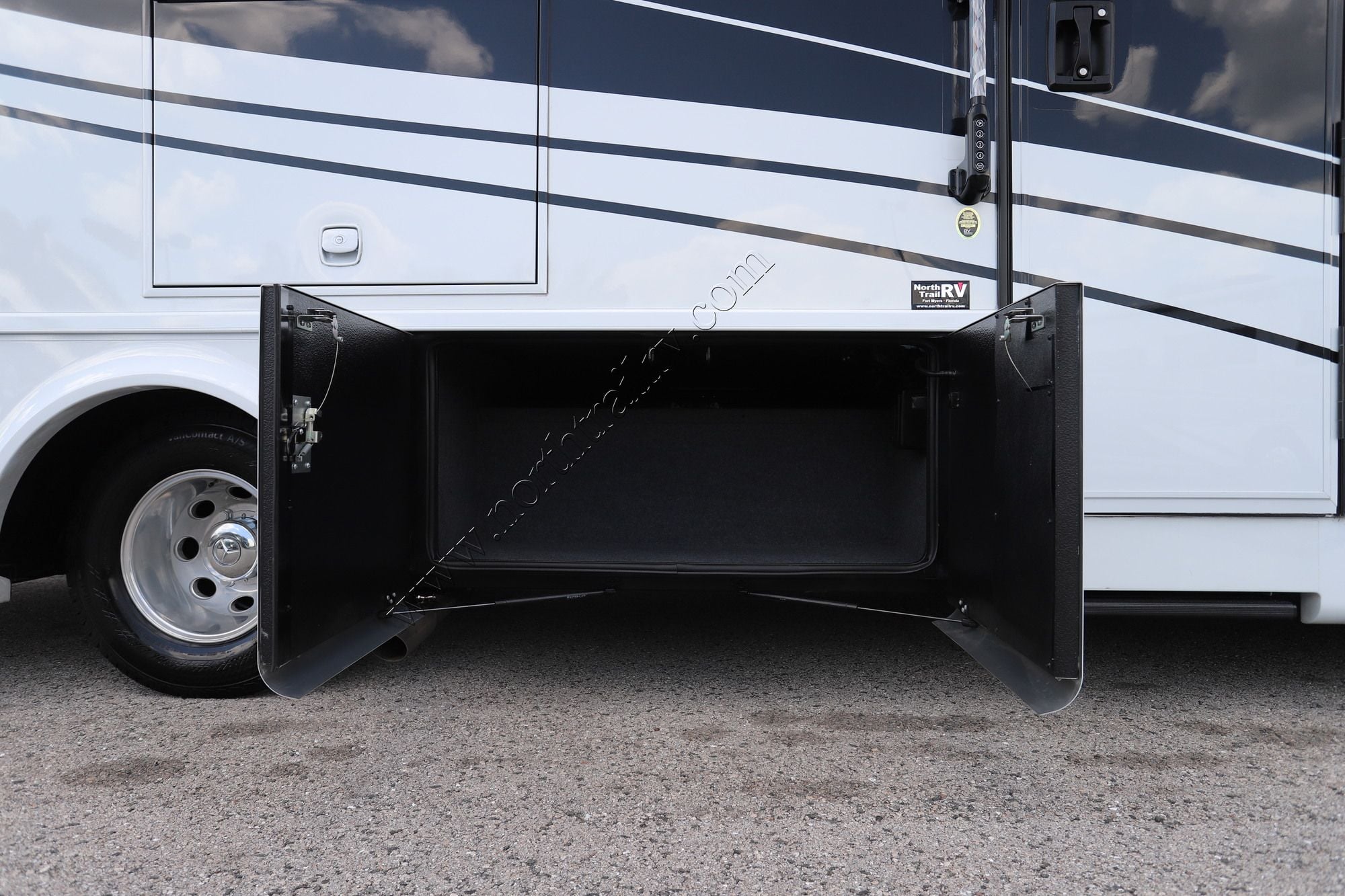 Used 2026 Newmar Freedom Aire 2515 Class C  For Sale