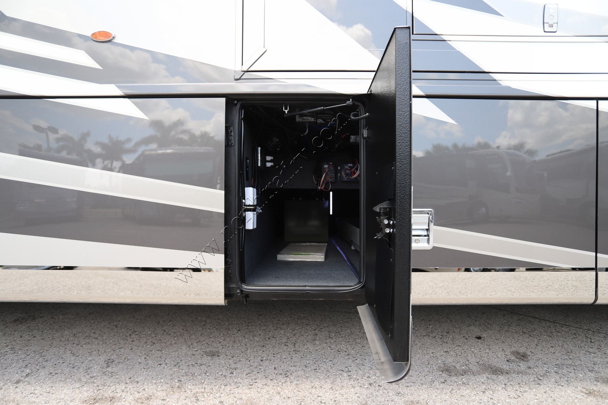 New 2027 Newmar Dutch Star 3836 Class A  For Sale