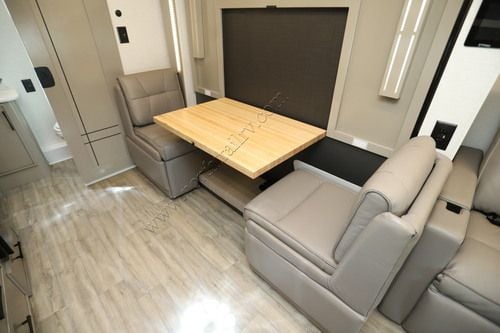 2026 Newmar Freedom Aire 2515 Class C