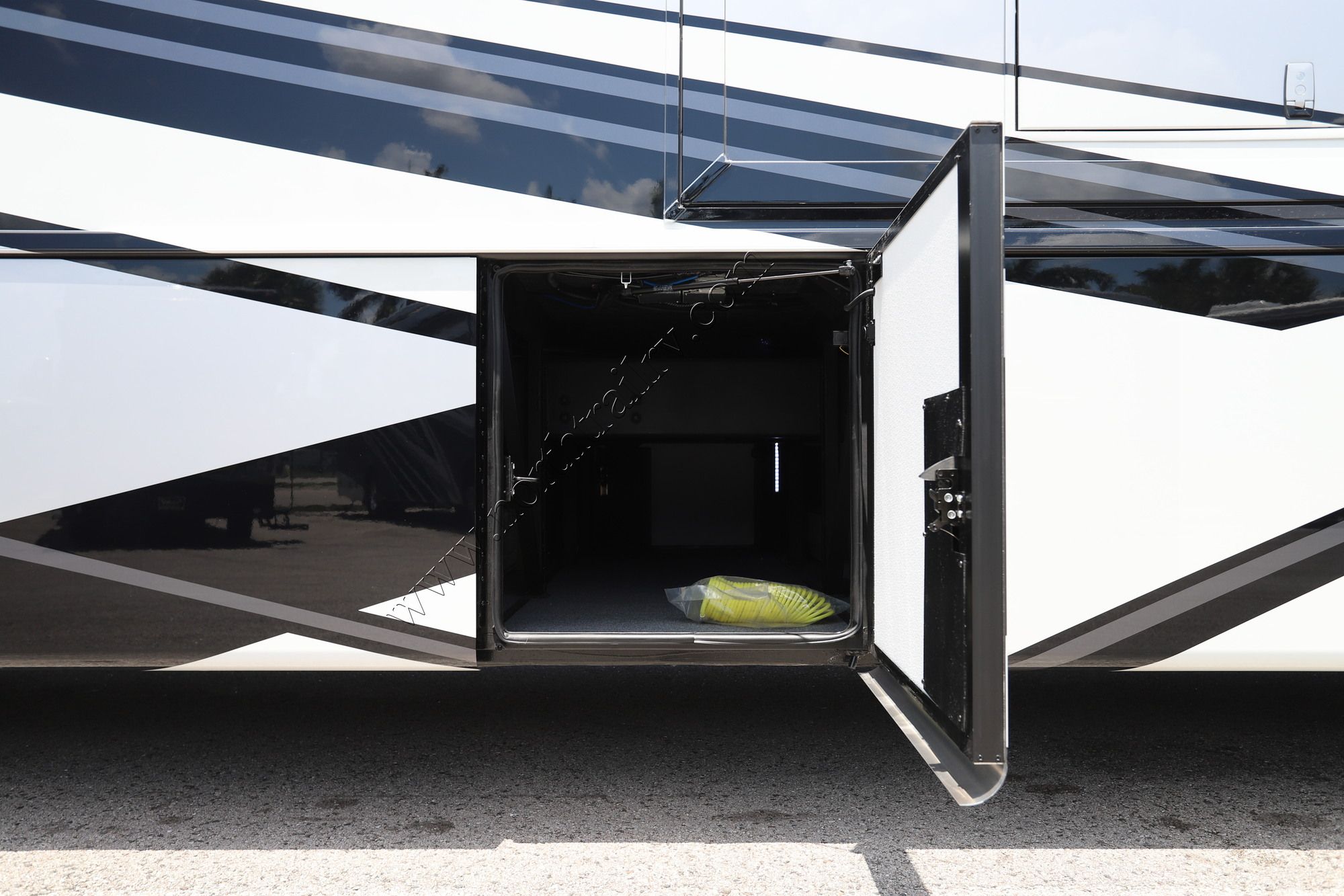 New 2027 Newmar Ventana 4340 Class A  For Sale