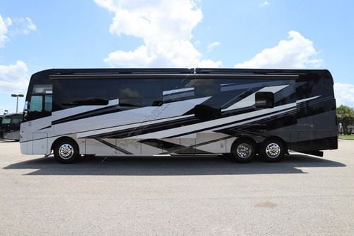 2027 Newmar Ventana 4340 Class A