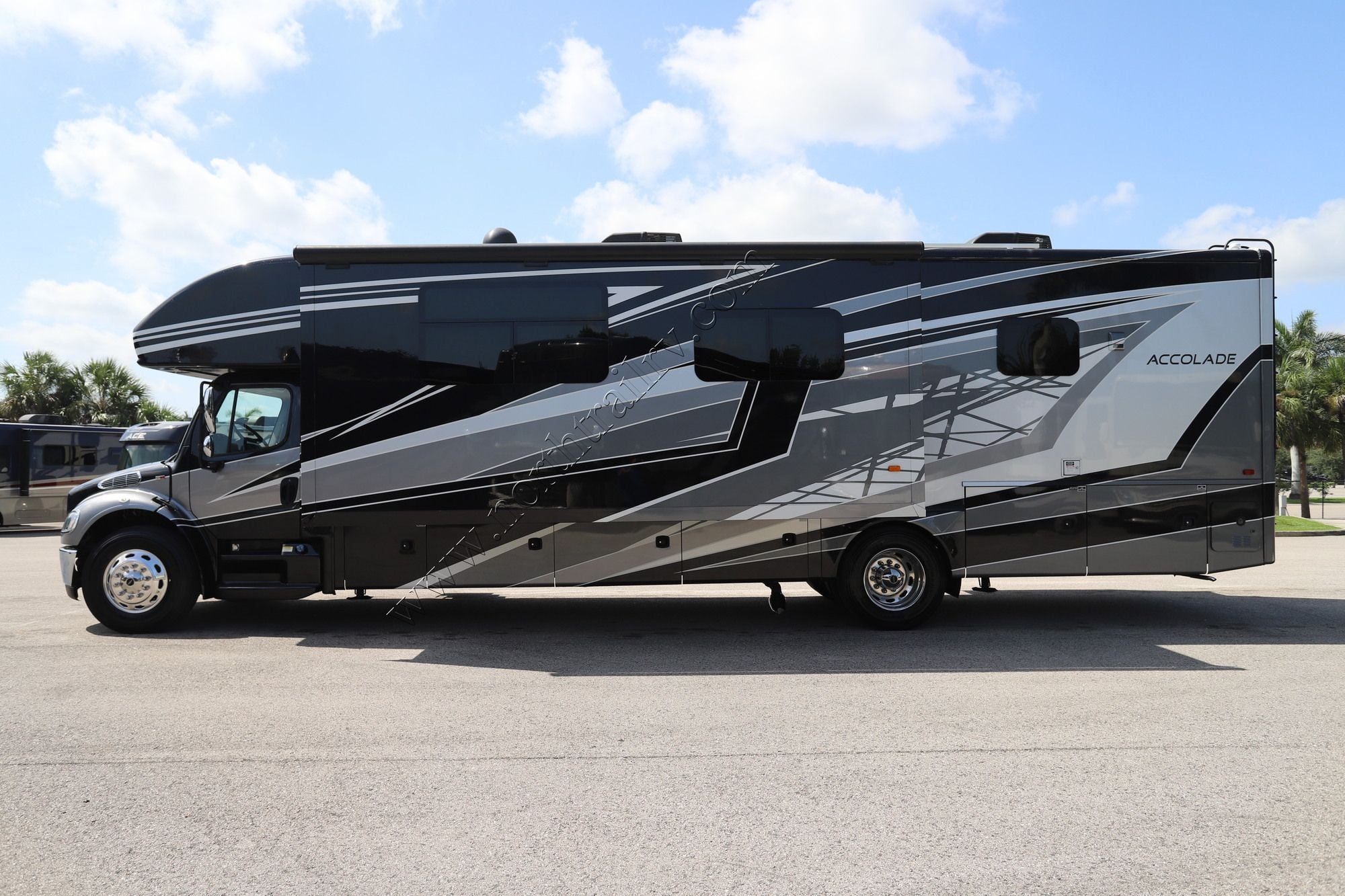 Used 2022 Entegra Accolade 37K Super C  For Sale