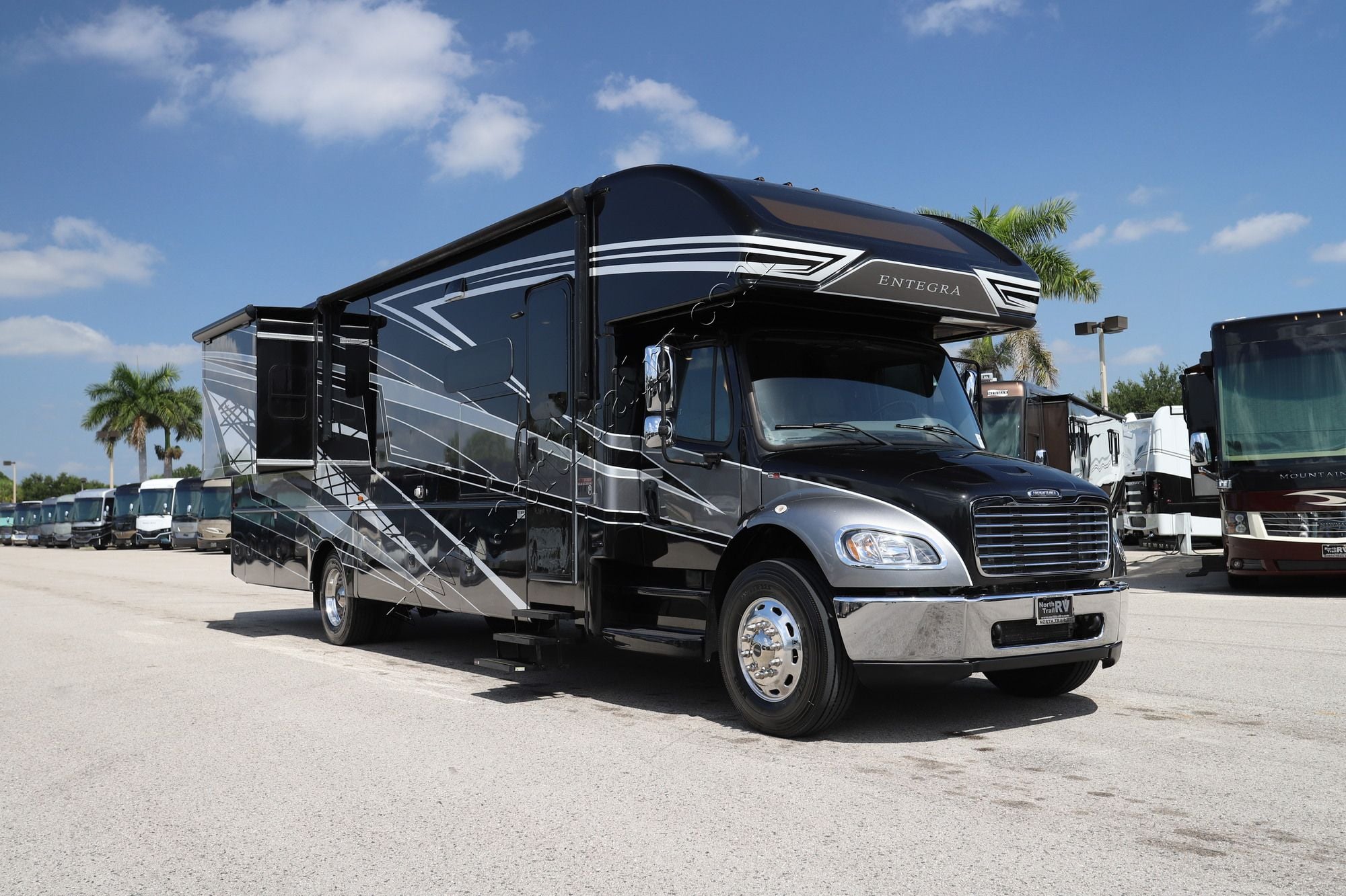 Used 2022 Entegra Accolade 37K Super C  For Sale