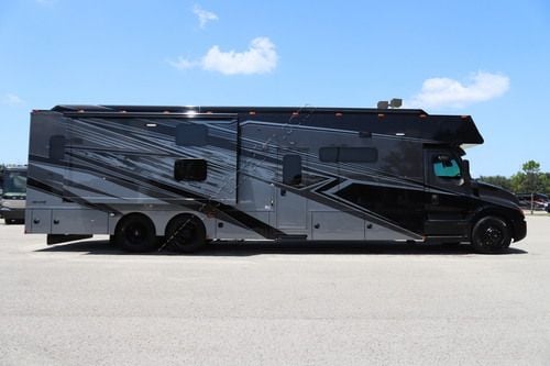 2027 Renegade Rv Classic 45CBF