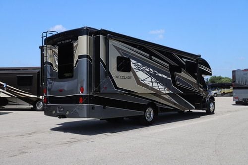 2023 Entegra Accolade 37M
