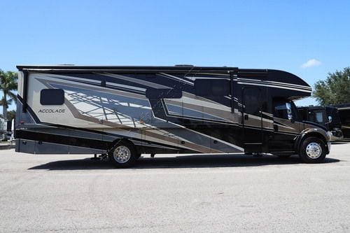 2023 Entegra Accolade 37M