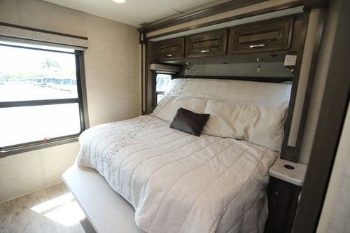 2023 Entegra Accolade 37M