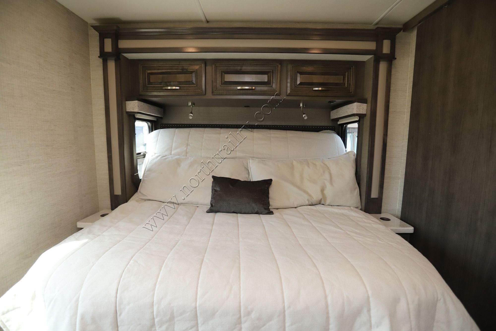 Used 2023 Entegra Accolade 37M Super C  For Sale