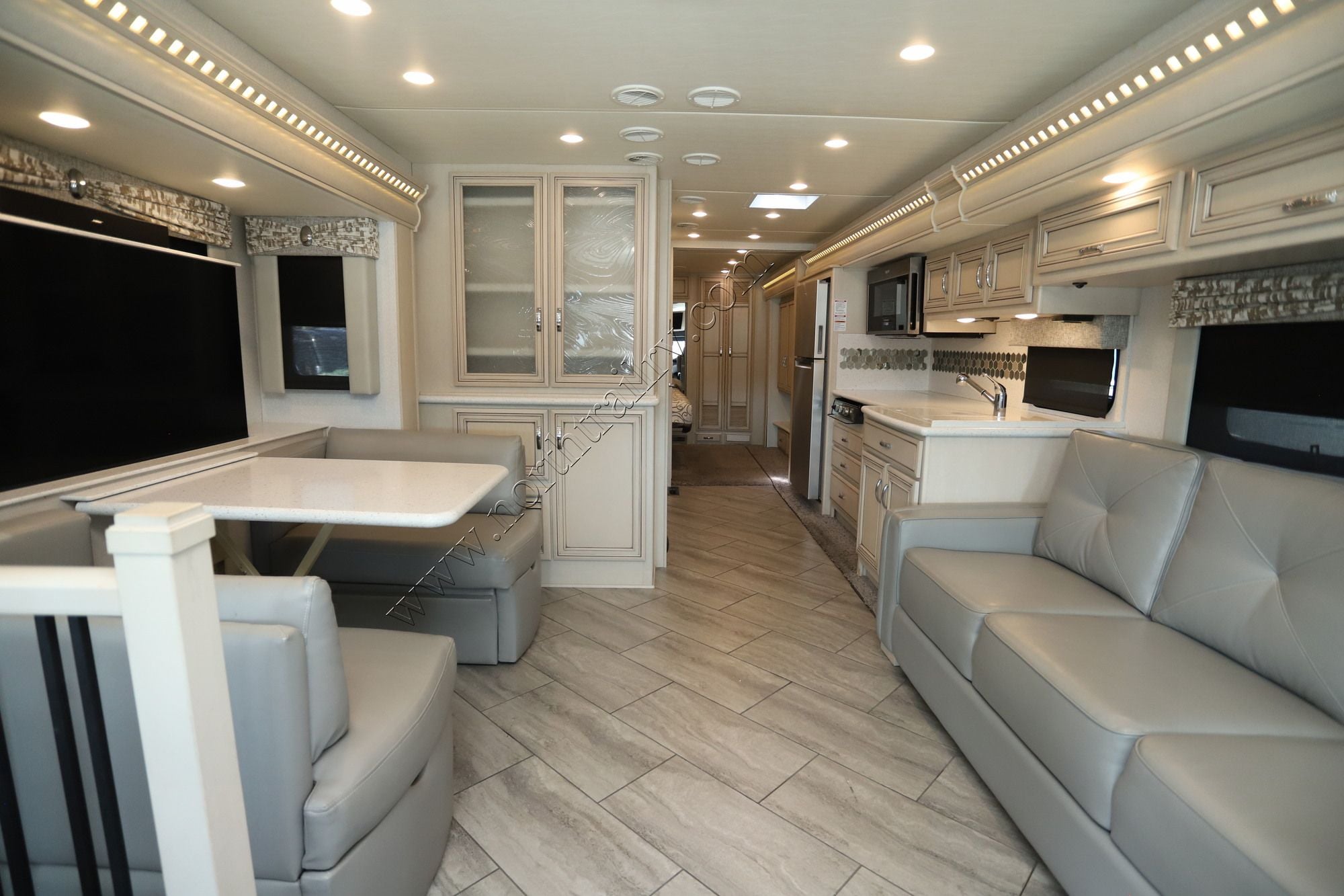 Used 2021 Newmar Bay Star 3408 Class A  For Sale