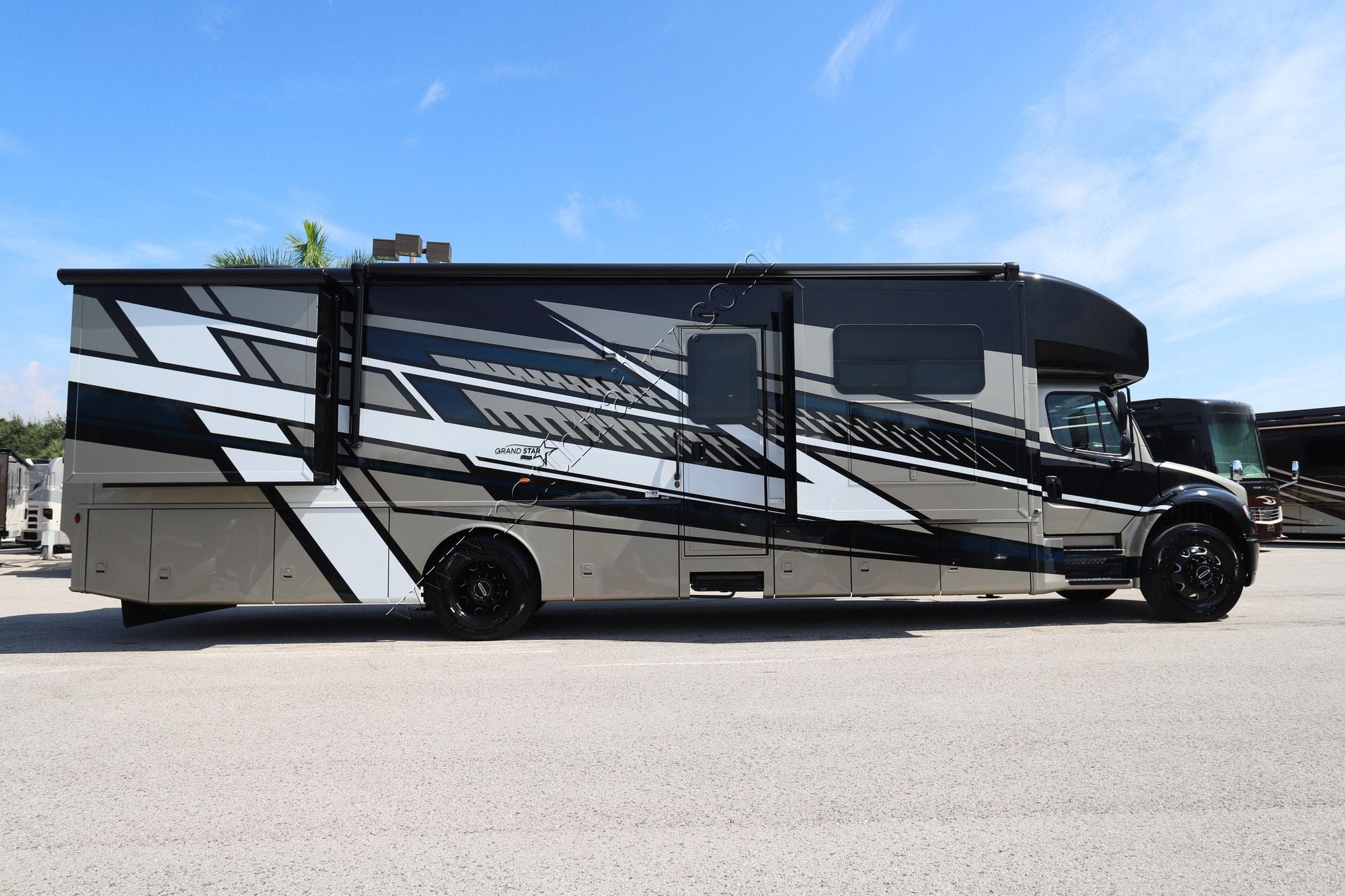 New 2027 Newmar Grand Star 3940 Super C  For Sale