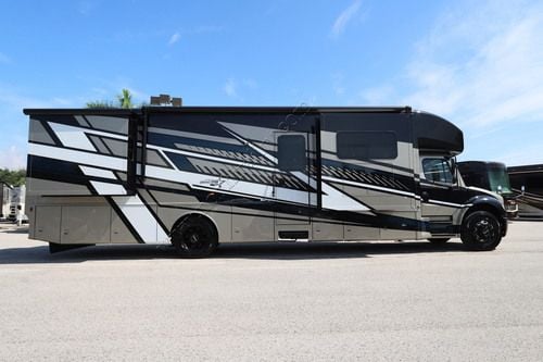 2027 Newmar Grand Star 3940
