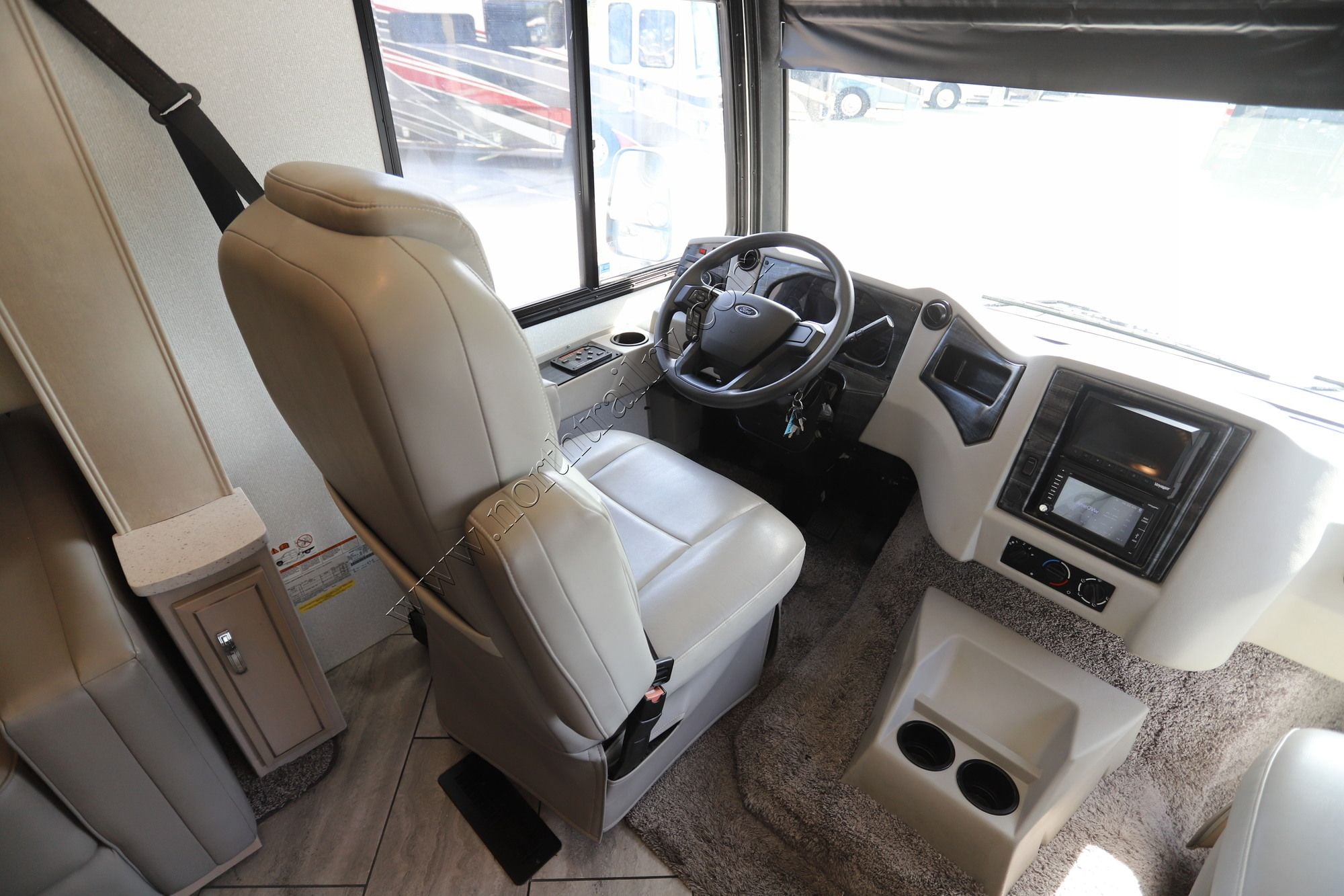 Used 2021 Newmar Bay Star 3408 Class A  For Sale