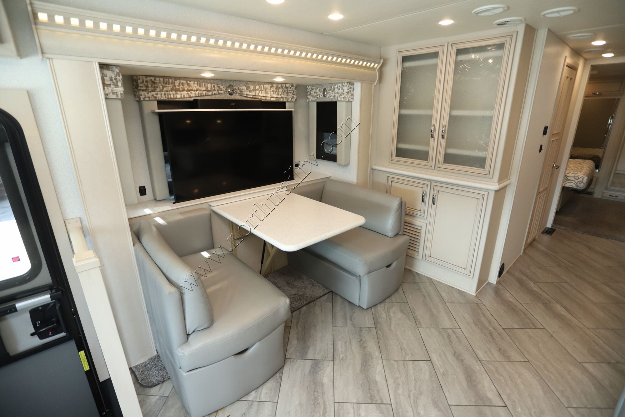 Used 2021 Newmar Bay Star 3408 Class A  For Sale